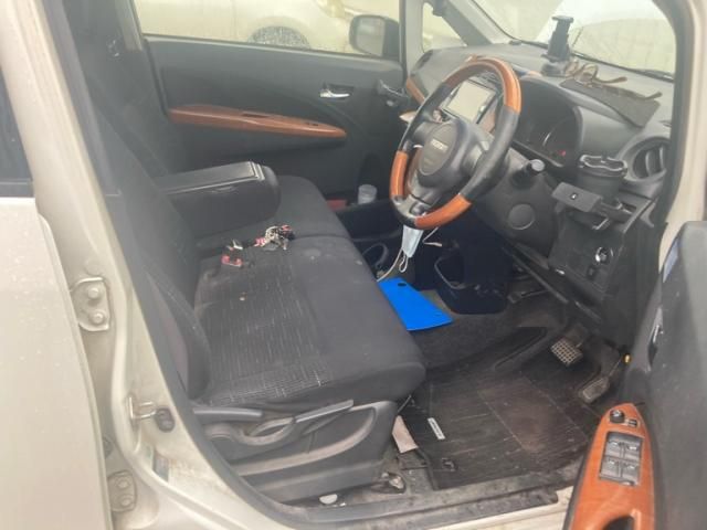 DAIHATSU MOVE CUSTOM 4WD 2013 Image 31