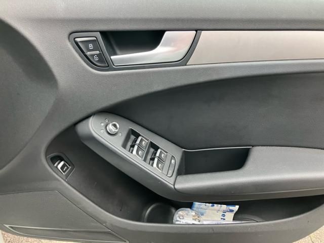 AUDI A4 2013 Image 31