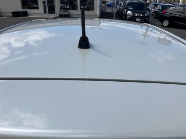 TOYOTA VITZ 2016 Image 31