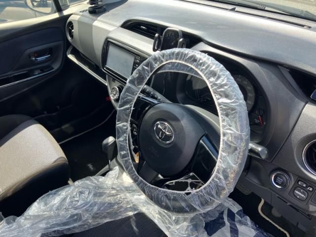 TOYOTA VITZ 2016 Image 31