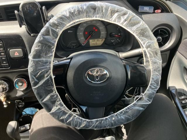 TOYOTA VITZ 2016 Image 31