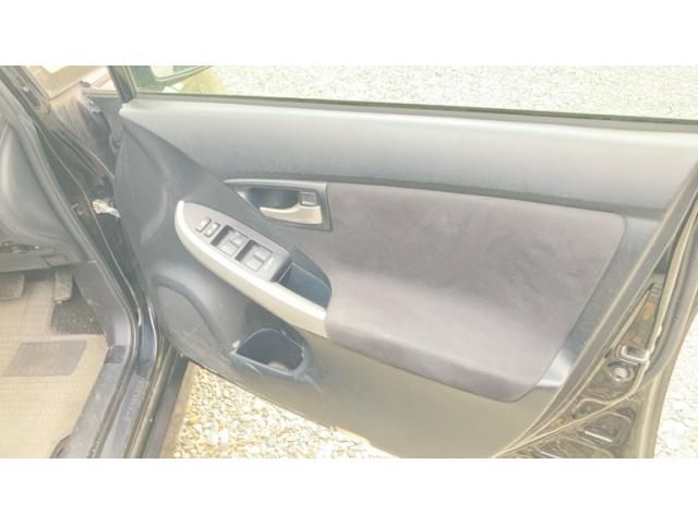 TOYOTA PRIUS 2015 Image 31