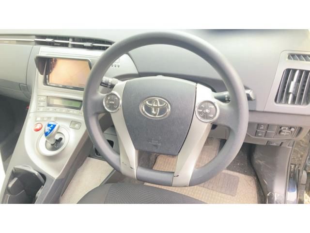 TOYOTA PRIUS 2015 Image 31