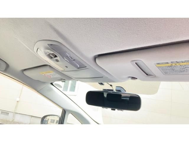 TOYOTA PRIUS 2015 Image 31