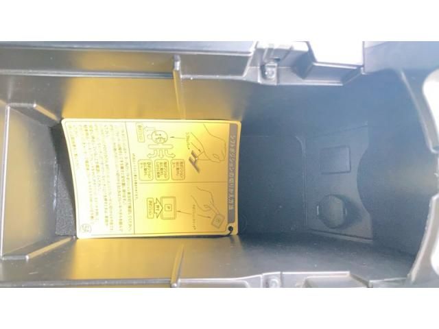 TOYOTA PRIUS 2015 Image 31