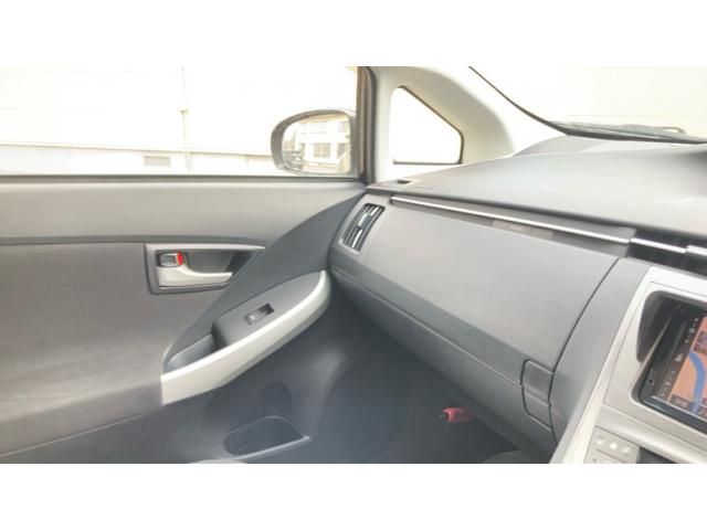 TOYOTA PRIUS 2015 Image 31