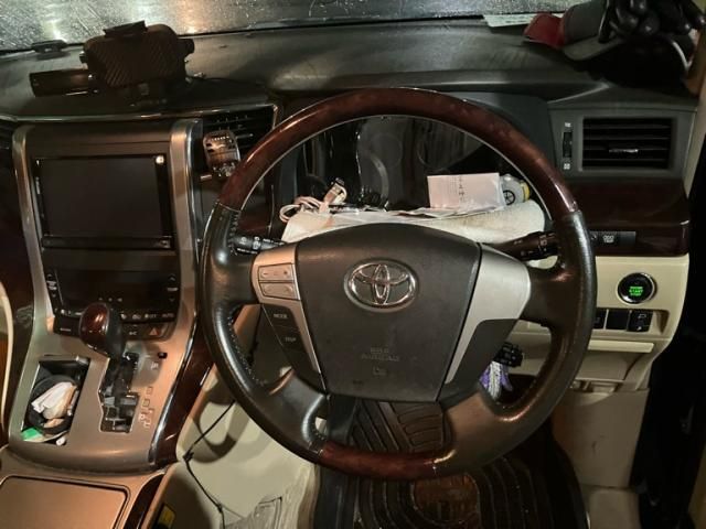 TOYOTA VELLFIRE 2013 Image 31