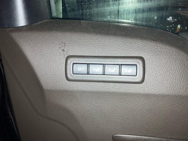 TOYOTA VELLFIRE 2013 Image 31