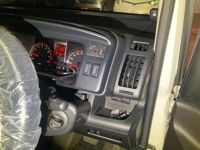 NISSAN SERENA  WG 2010 Image 31