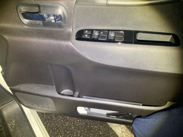 NISSAN SERENA  WG 2010 Image 31