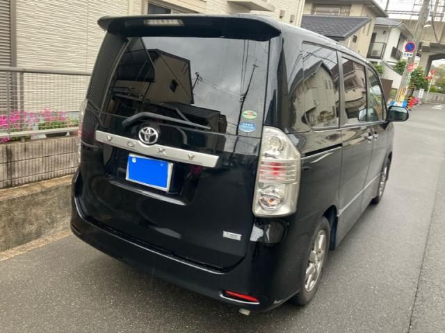 TOYOTA VOXY 2009 Image 31