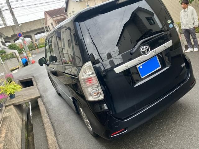 TOYOTA VOXY 2009 Image 31