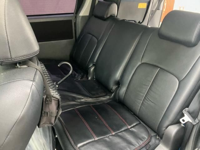 TOYOTA VOXY 2009 Image 31