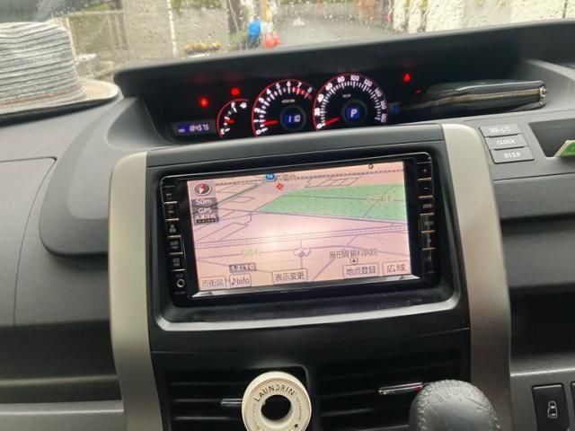 TOYOTA VOXY 2009 Image 31