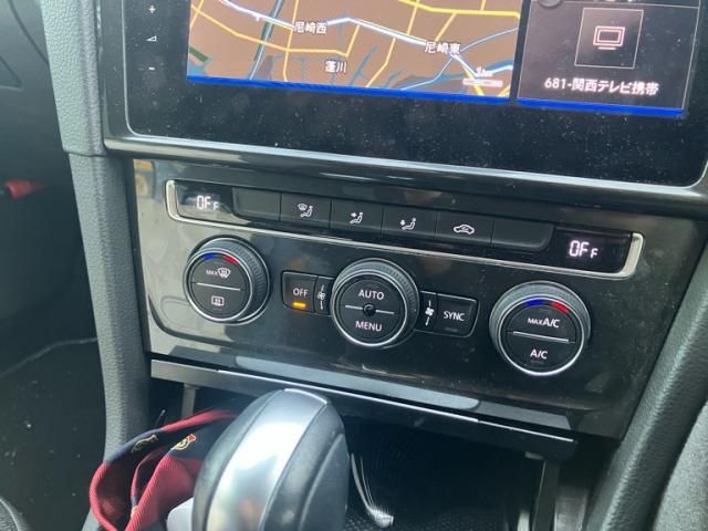 VOLKSWAGEN GOLF VARI 2020 Image 31