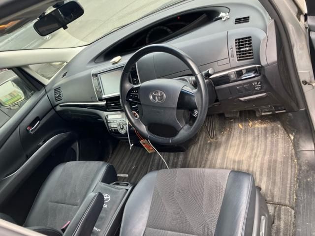 TOYOTA ESTIMA 2013 Image 31