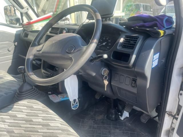 DAIHATSU HIJET TRUCK 4WD 2004 Image 31