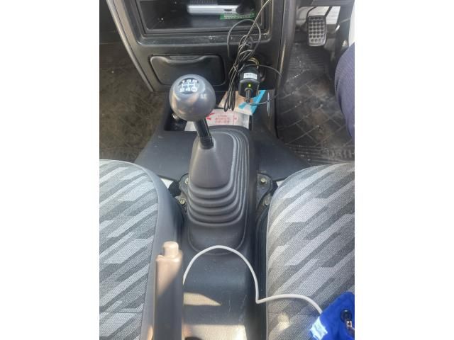 DAIHATSU HIJET TRUCK 4WD 2004 Image 31