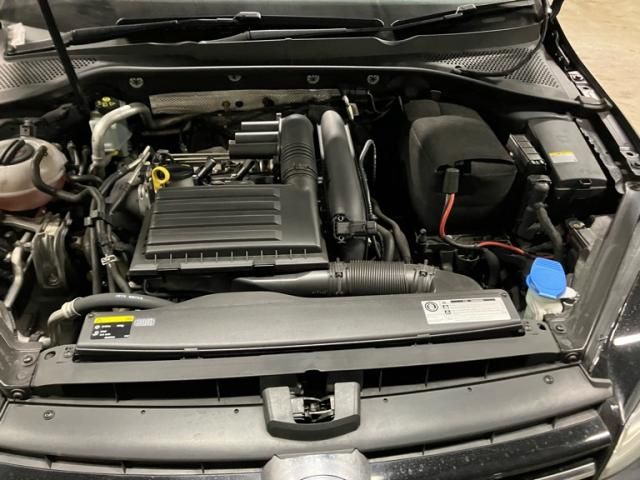 VOLKSWAGEN GOLF VARI 2016 Image 31