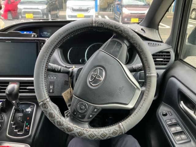 TOYOTA VOXY 2015 Image 31