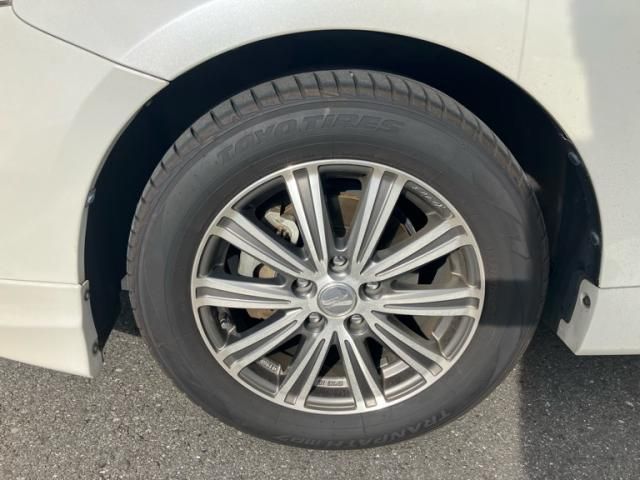 TOYOTA PRIUS ALPHA 2014 Image 31