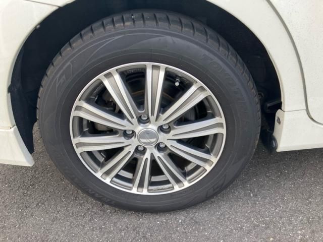 TOYOTA PRIUS ALPHA 2014 Image 31