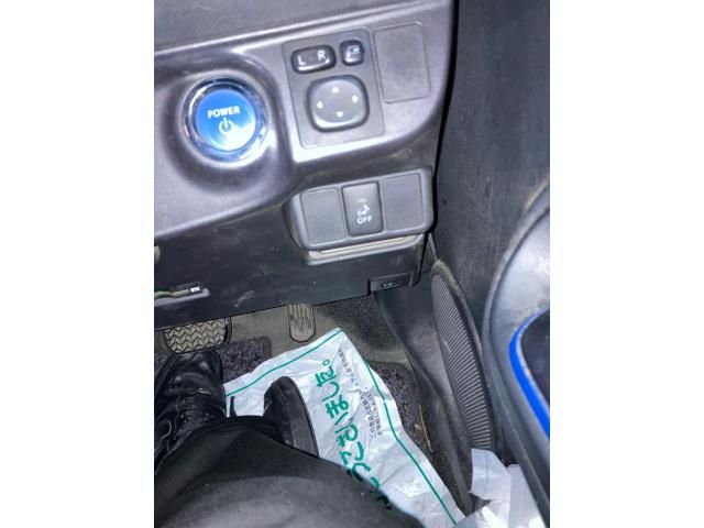 TOYOTA AQUA 2014 Image 31