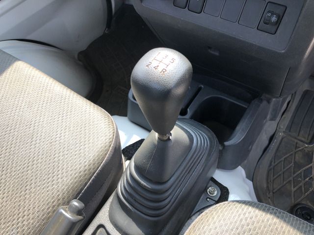 DAIHATSU HIJET TRUCK 4WD 2015 Image 31