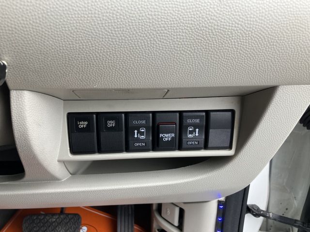 MAZDA BIANTE 2012 Image 31