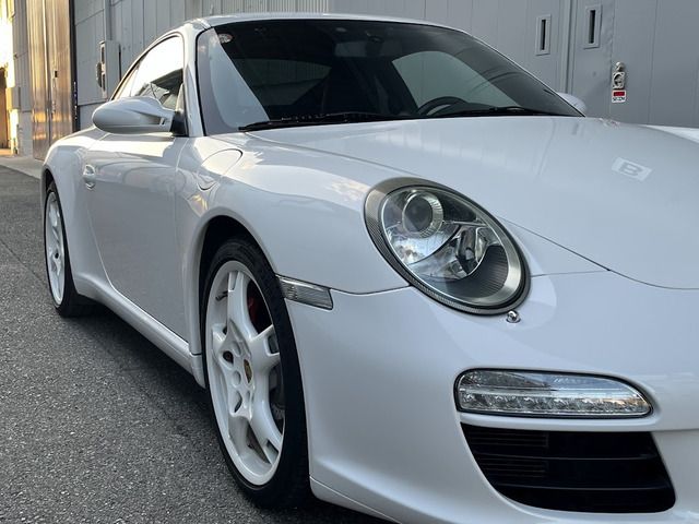 PORSCHE 911 2008 Image 31