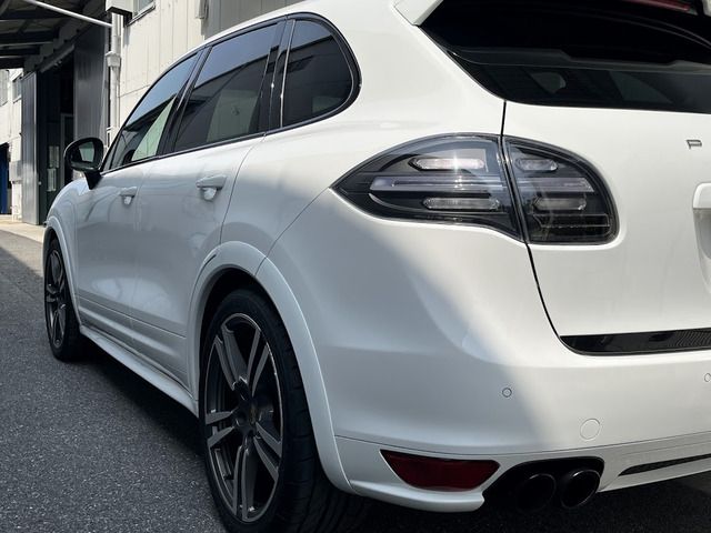 PORSCHE CAYENNE 2013 Image 31