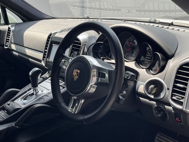 PORSCHE CAYENNE 2013 Image 31