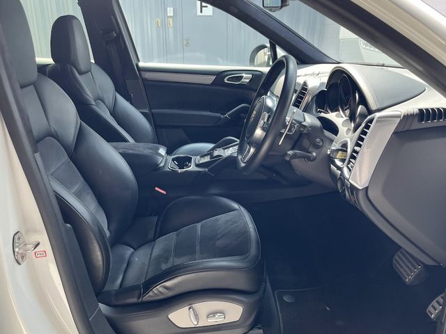 PORSCHE CAYENNE 2013 Image 31