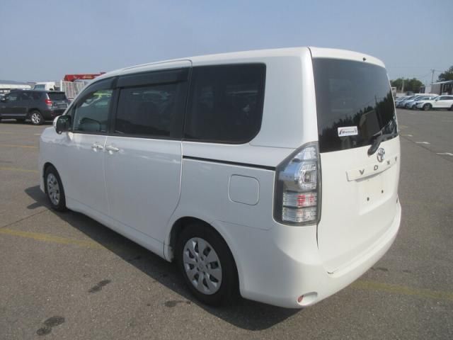 TOYOTA VOXY 2011 Image 31