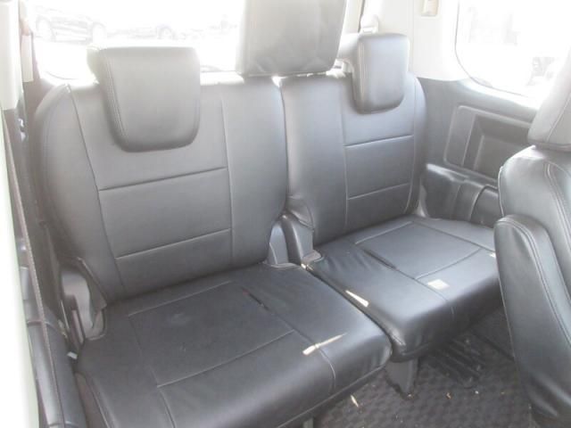 TOYOTA VOXY 2011 Image 31