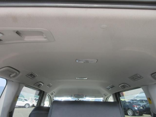 TOYOTA VOXY 2011 Image 31