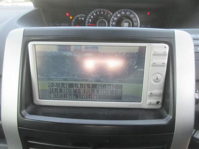 TOYOTA VOXY 2011 Image 31