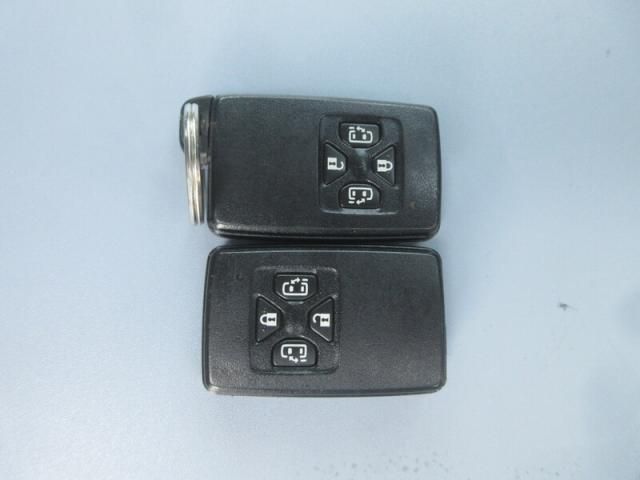 TOYOTA VOXY 2011 Image 31