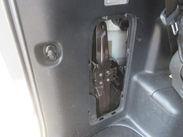 TOYOTA VOXY 2011 Image 31