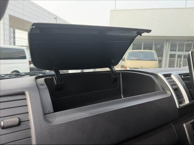 TOYOTA REGIUSACE VAN 1.25T 2019 Image 31