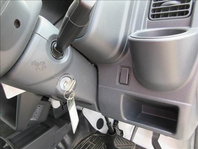 NISSAN NT100 CLIPPER 2023 Image 31