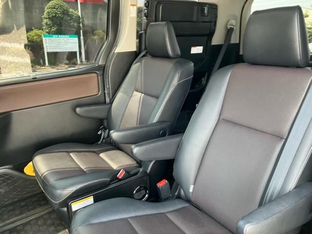 TOYOTA ESQUIRE HYBRID 2015 Image 31