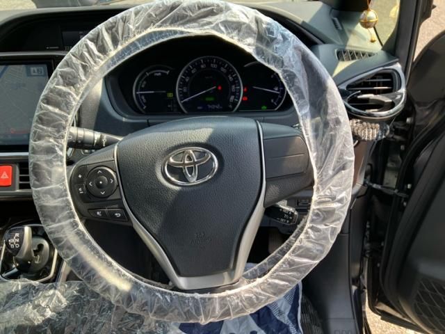 TOYOTA ESQUIRE HYBRID 2015 Image 31