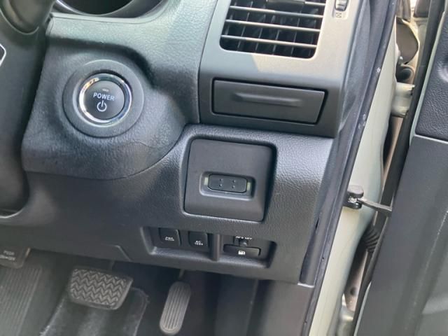 TOYOTA HARRIER HYBRID 2007 Image 31