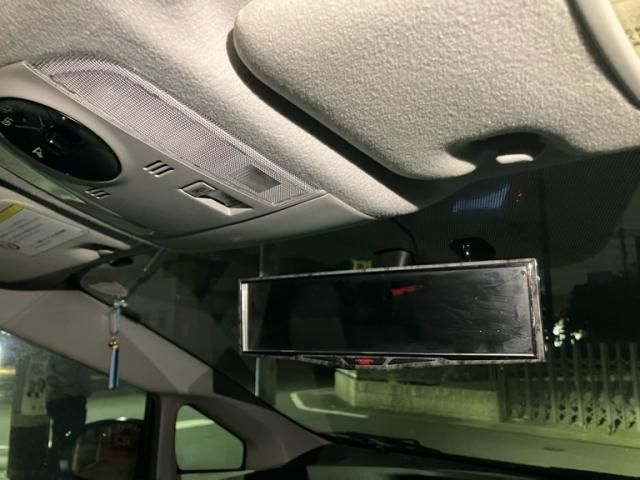 TOYOTA PRIUS 2011 Image 31