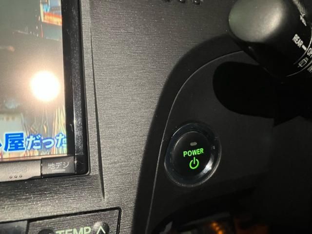 TOYOTA PRIUS 2011 Image 31