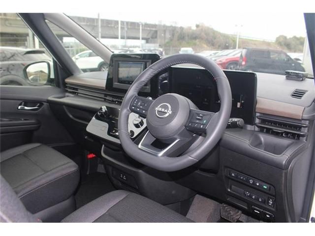 NISSAN SERENA  WG 2025 Image 31