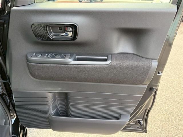 HONDA N BOX CUSTOM 2026 Image 31