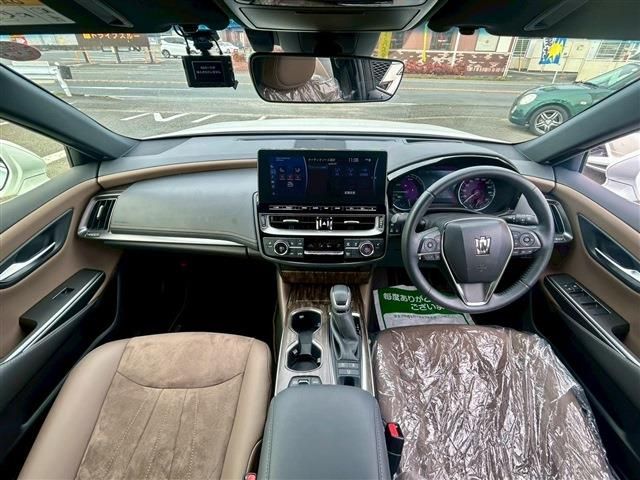 TOYOTA CROWN SEDAN HYBRID 2022 Image 31