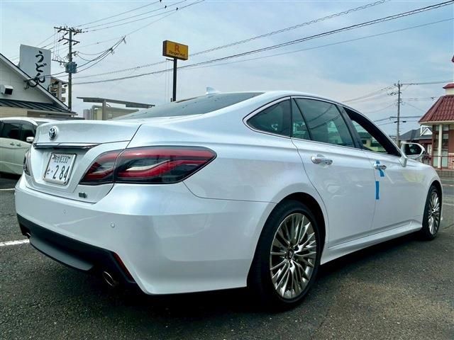 TOYOTA CROWN SEDAN HYBRID 2022 Image 31